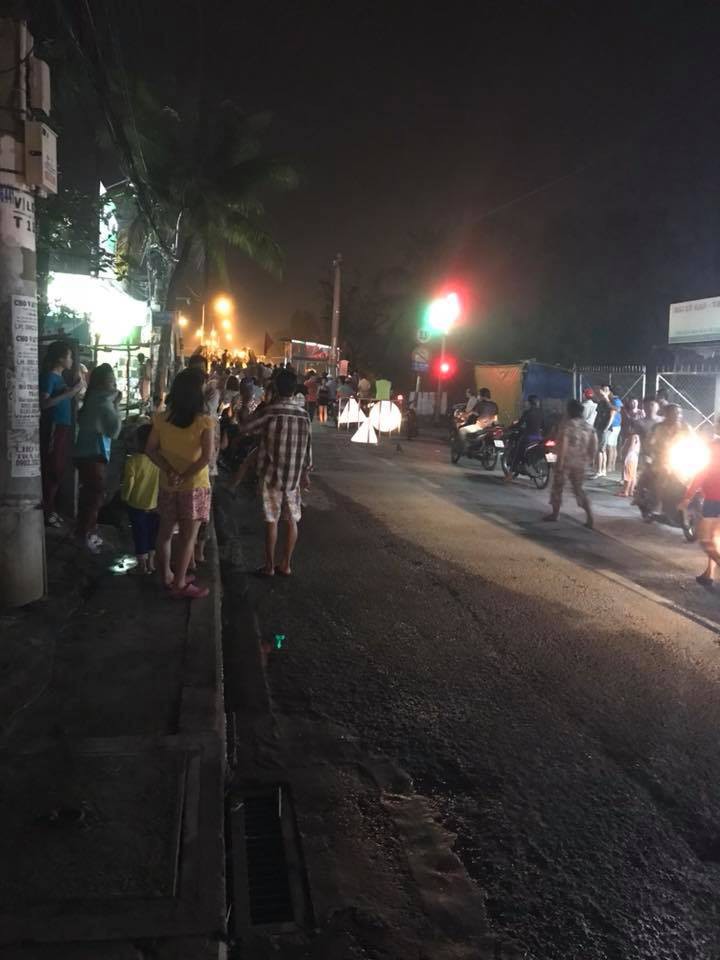 Sập cầu Long Kiển ở Sài Gòn, nhiều người và phương tiện rớt xuống sông